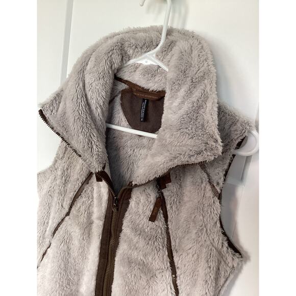 Kuhl Women's Flight Fuzzy Sherpa Full Zip Hooded Jacket Vest tan Size Medium - Picture 4 of 12